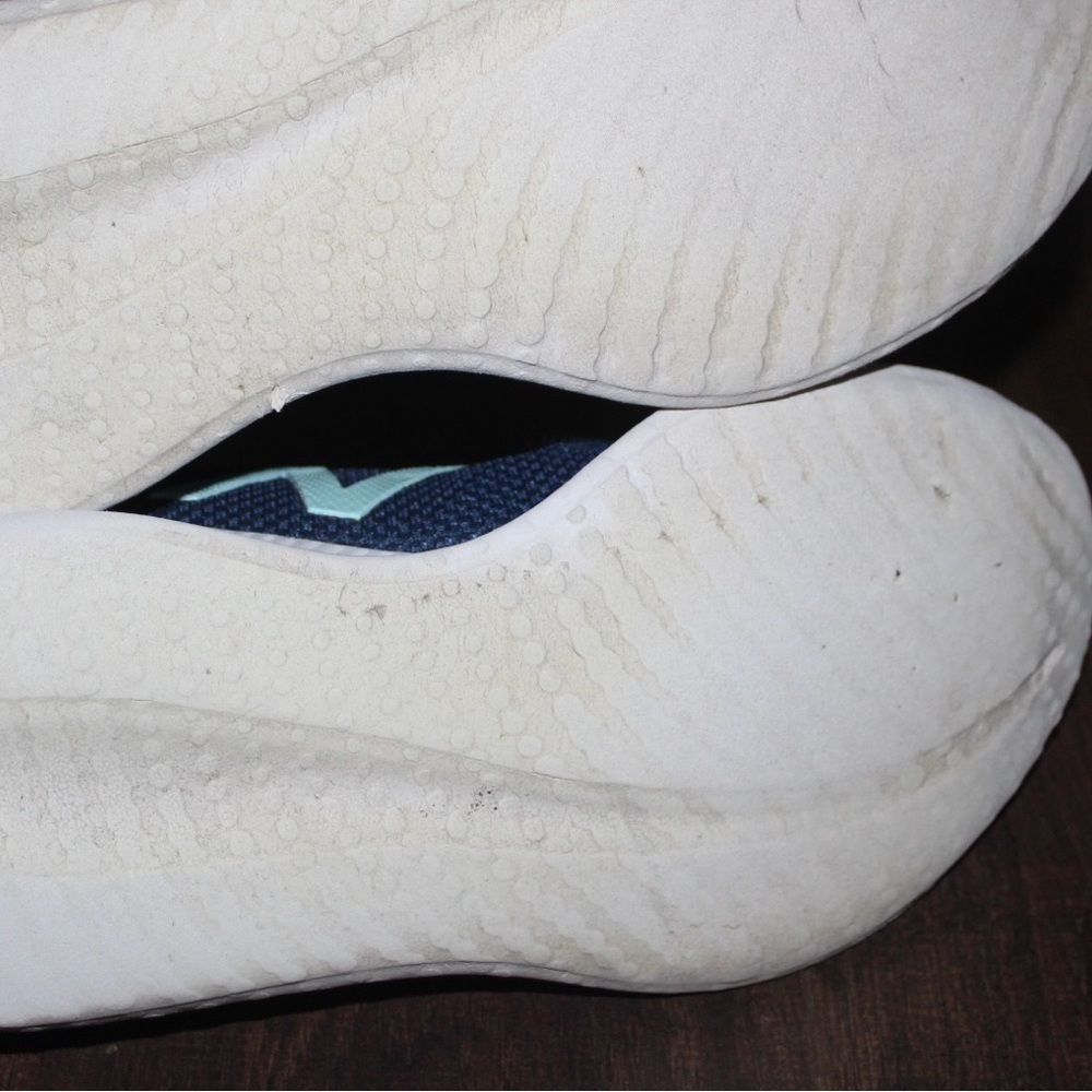 New Balance Women's Sneakers - Picture 7 of 8